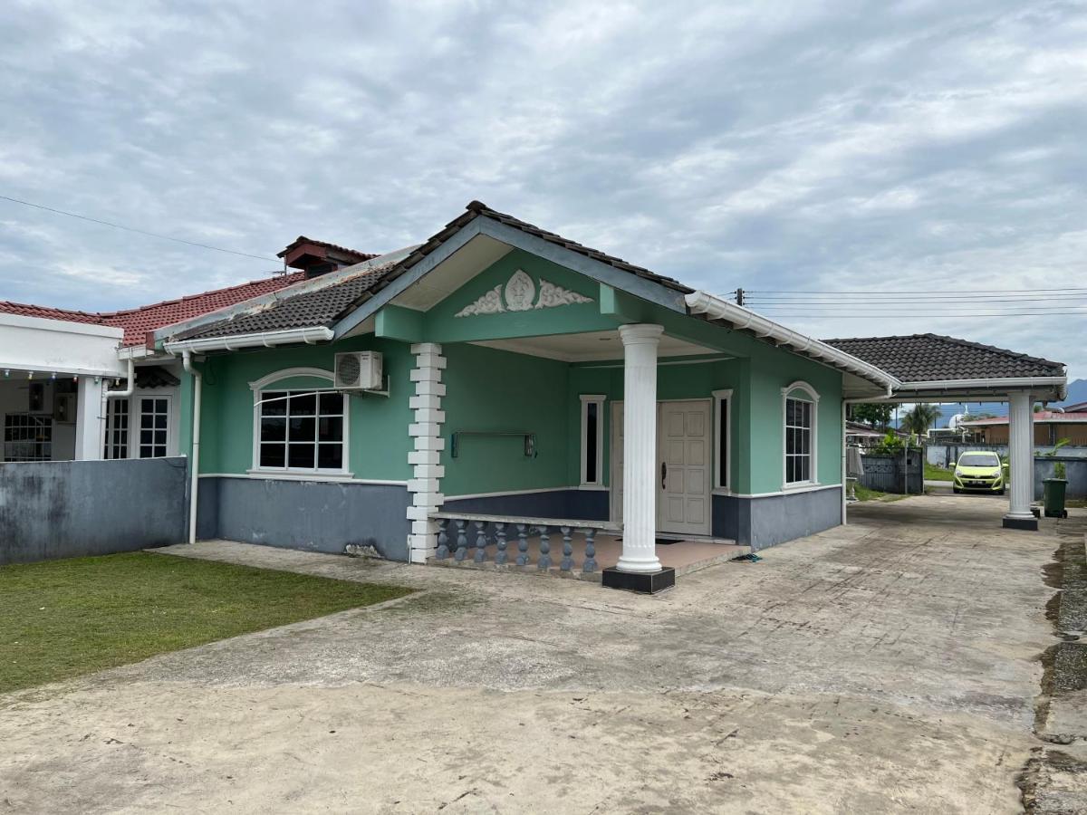Hanif Homestay Kuching Extérieur photo