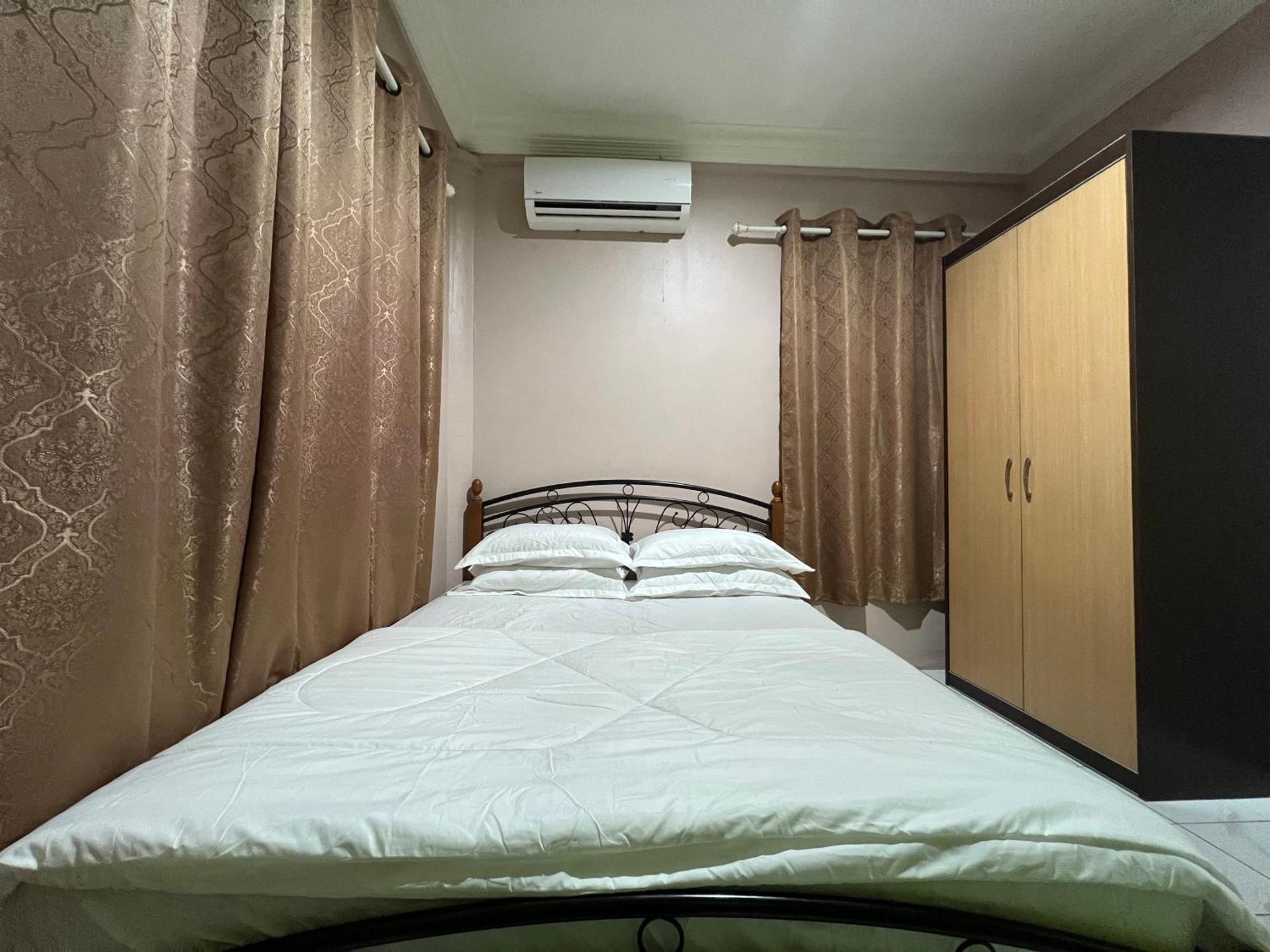 Hanif Homestay Kuching Extérieur photo