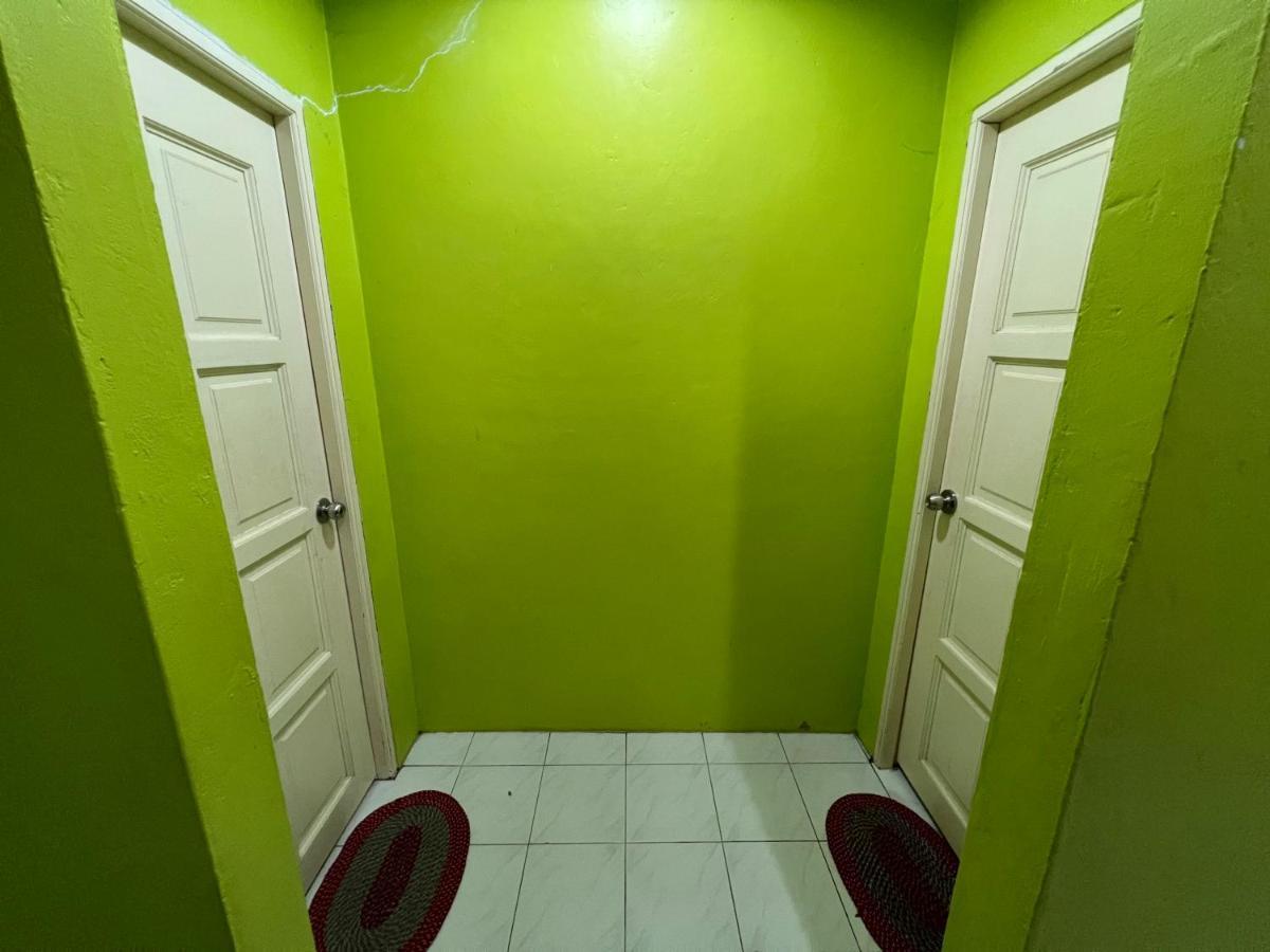 Hanif Homestay Kuching Extérieur photo