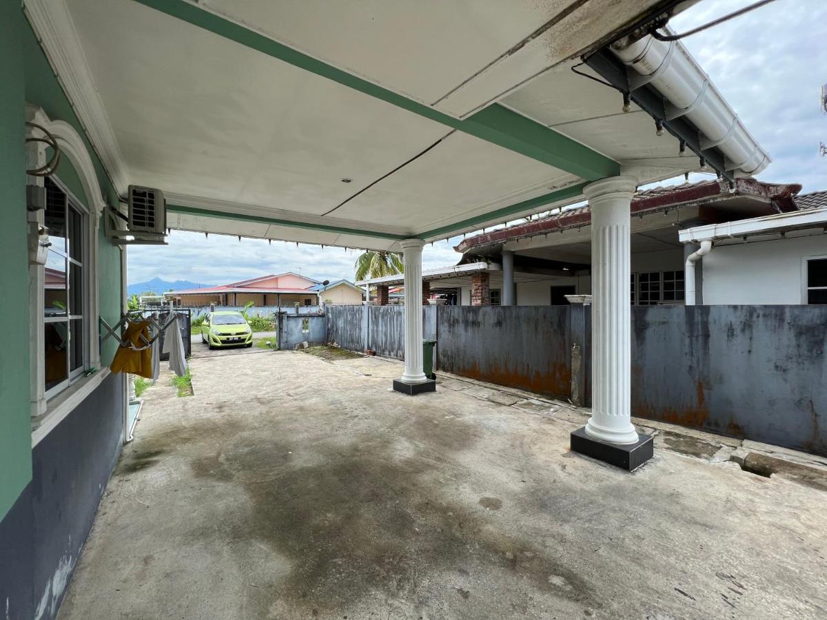 Hanif Homestay Kuching Extérieur photo