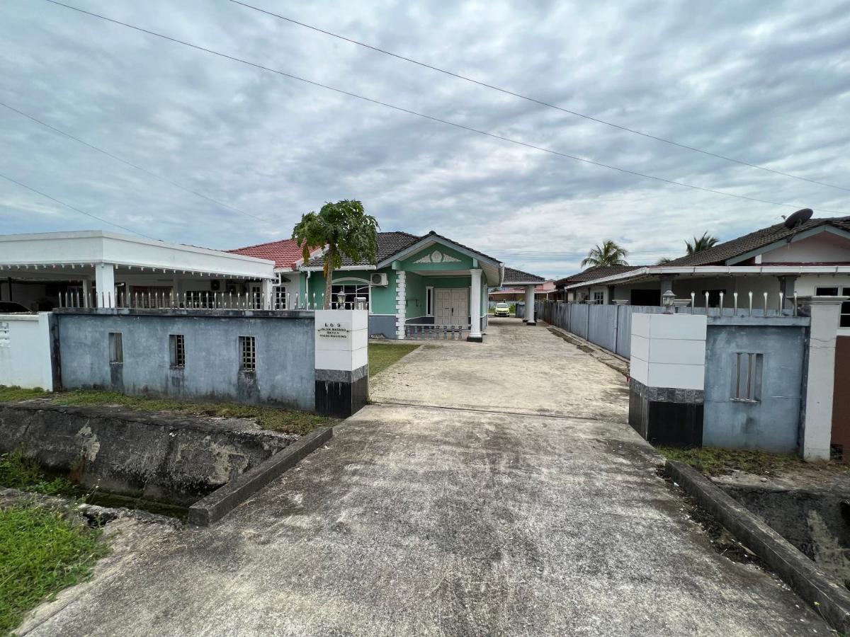 Hanif Homestay Kuching Extérieur photo